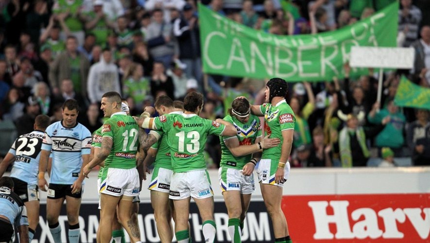 Raiders' celebrate during the NRL finals week 1, Canberra Raiders v Cronulla Sharks (AAP)