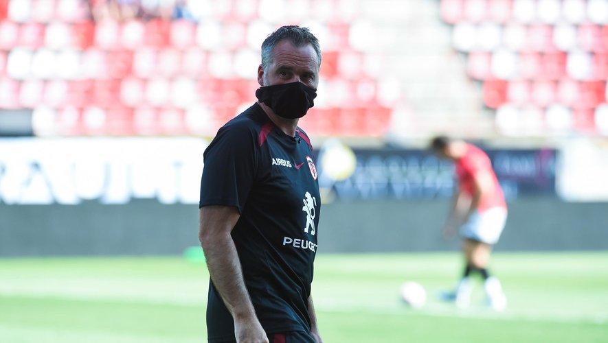 Match Amical - Ugo Mola (Toulouse) portant un masque contre Béziers
