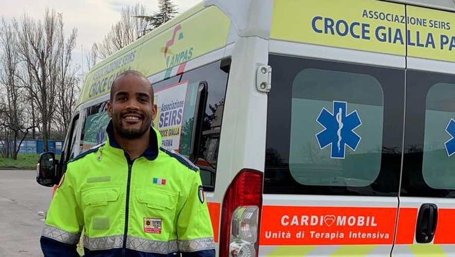 Maxime Mbanda sulle ambulanze