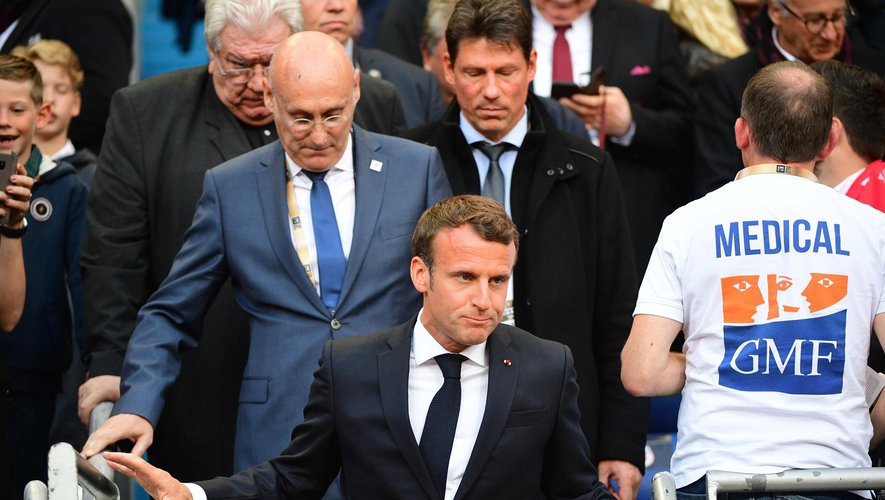 Finale Top 14 - Emmanuel Macron, Bernard Laporte et Paul Goze hué par le public