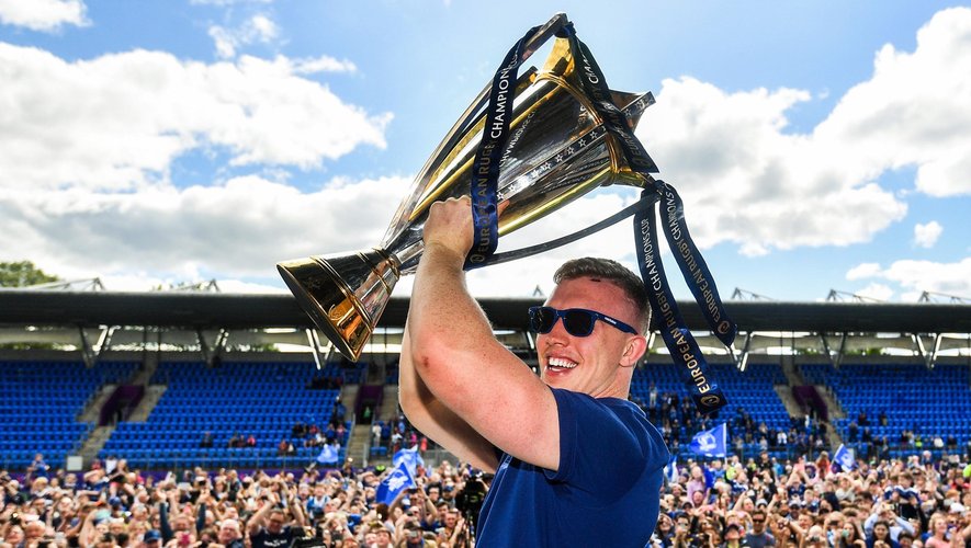 Champions Cup - Dan Leavy (Leinster) soulève la coupe d'europe