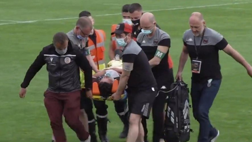 Nationale - James Lasis : évacué sur civière au cours du match contre Narbonne
