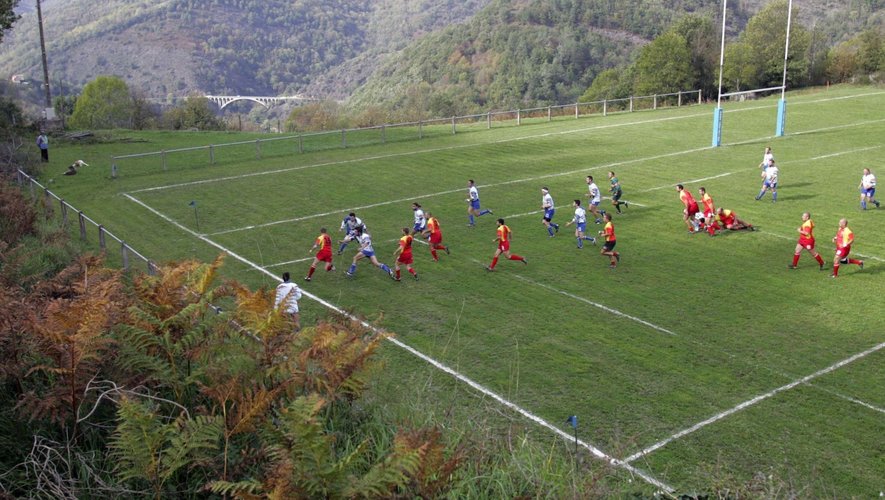 Match amateur dans le village de Vabre, deuxième série, championnat des Pyrénées.