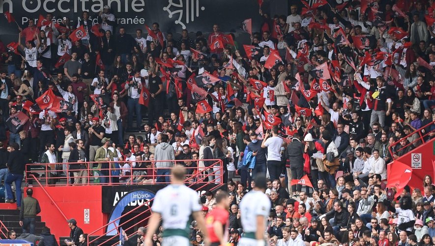 Top 14 - La joie des supporters de Toulouse après leur victoire contre Pau