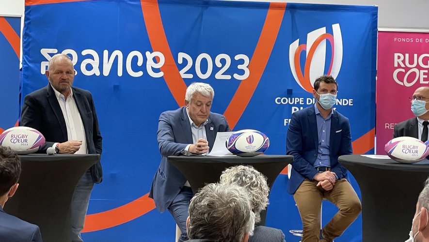 de la gauche vers la droite : Henri Mondino, Claude Atcher, Jérémy Teyssier lors de la présentation du Festival Mondial de Rugby Amateur, au Pradet, le 20 janvier 2021.