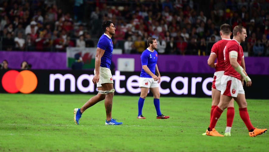 Coupe du monde 2019 - Sébastien Vahaamahina (France) sort sur carton rouge après une faute grossière contre le Pays de Galles