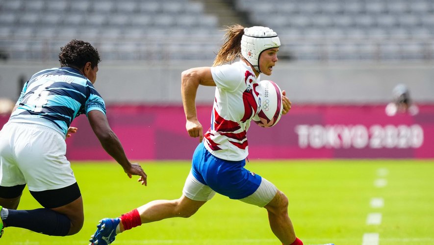 Camille Grassineau face aux Fidji, lors des Jeux olympiques 2020.