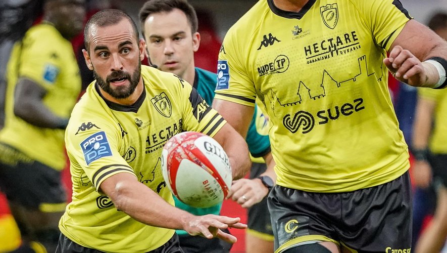 ballon de rugby en bois du centenaire US CARCASSONNE 1899/1999 sur ballon de rugby en bois du centenaire US CARCASSONNE 1899/1999 sur