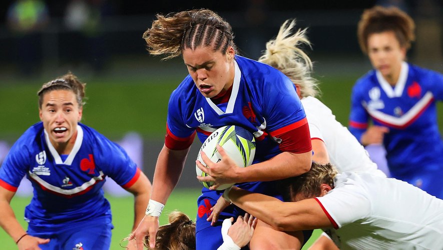Annaelle Deshaye et les Bleues lors de leur choc contre l'Angleterre à la Coupe du monde de rugby féminin
