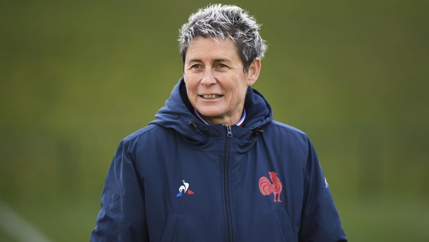 La manageuse des Bleues Hayraud quitte le staff rugbyrama.fr