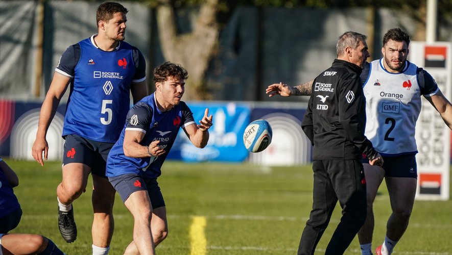Le capitaine du XV de France Antoine Dupont se méfie du piège italien à Rome.