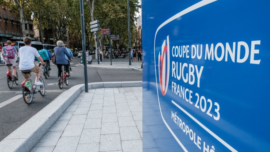 À Toulouse, la Coupe du monde 2023 s'installe peu à peu dans les rues.