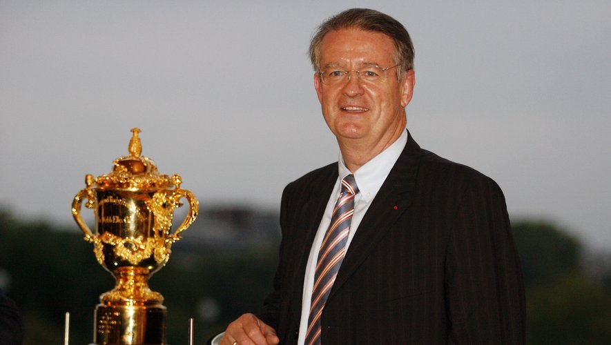 Bernard Lapasset est décédé mardi à l'âge de 75 ans. Le monde du rugby lui rend depuis un vibrant hommage.