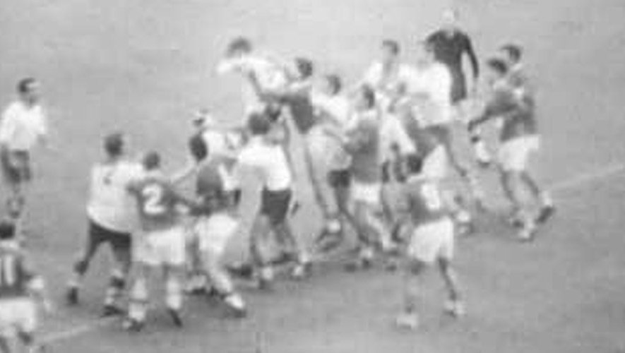 En 1966, la finale du championnat entre Agen et Dax tourna à la bagarre de rue.