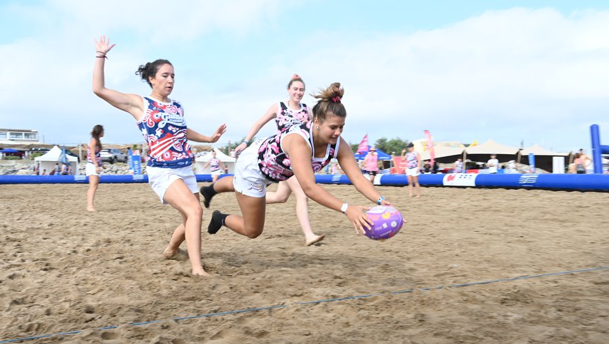 Durant tout le week-end, 600 joueurs et 400 joueuses se sont donné rendez-vous à Gruissan pour l’annuel tournoi de beach rugby.