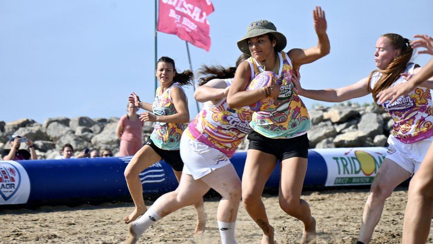 Les filles du BRUC participent au Beach rugby de Gruissan