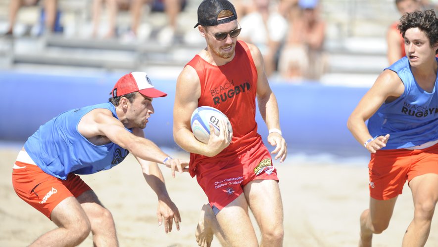 La plage Remember de Mimizan accueille ce week-end les finales du championnat de France de Beach Rugby.