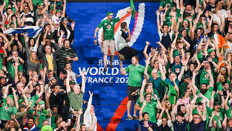 Les supporters irlandais ont fait la fête des les tribunes du Stade de France.
