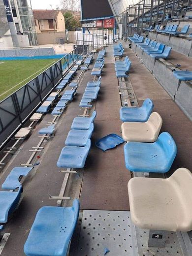 Des sièges du stade Pierre-Fabre ont été saccagés par des supporters du PSG lors du 32e de finale de Coupe de France.