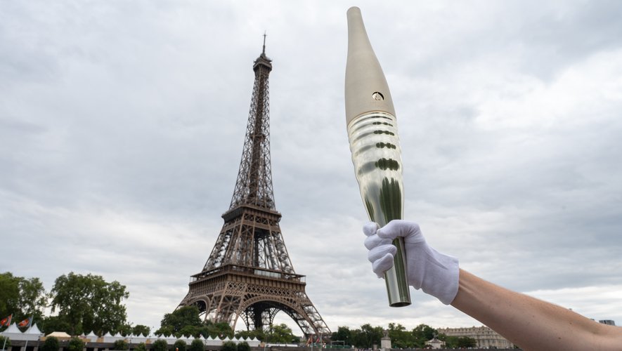 La flamme olympique débutera le 8 mai 2024 (à Marseille) son parcours à travers la France. Rendez-vous le 26 juillet sur la Seine, pour la cérémonie d'ouverture des JO de Paris 2024.