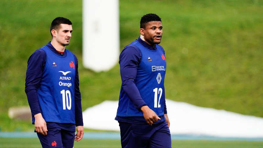 Jonathan Danty avec Thomas Ramos, à l'entraînement du XV de France