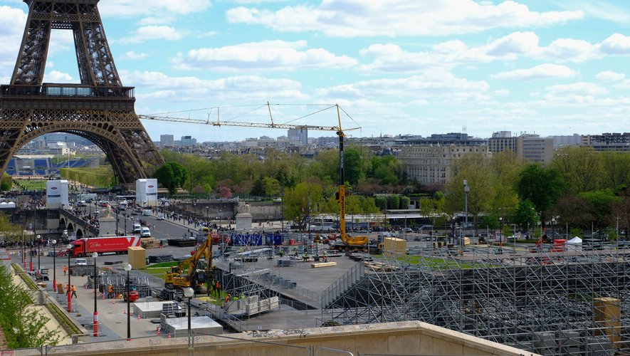 Construction du site au Trocadero à Paris.