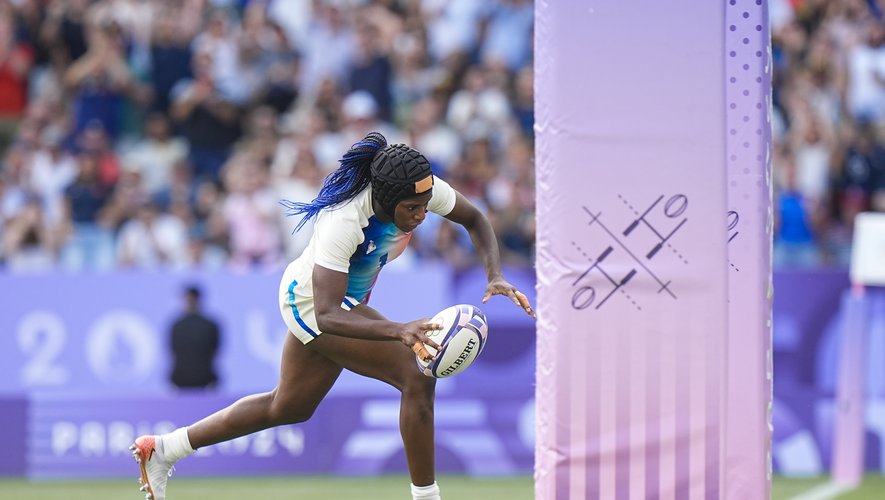 JO Paris 2024 – Portée par Séraphine Okemba, l’équipe de France à 7 féminine domine les États-Unis et termine première du groupe