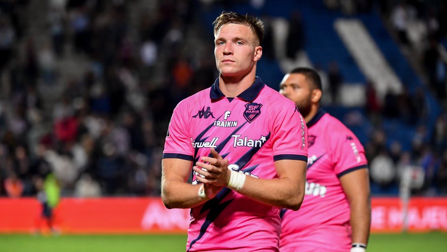 L'arrière polyvalent du Stade français, Léo Barré, à l'honneur lors des Oscars Midol à Paris.