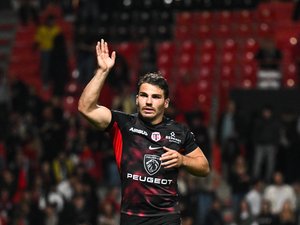 Top 14 - Antoine Dupont (Toulouse) : toujours plus vite, plus haut, plus fort...