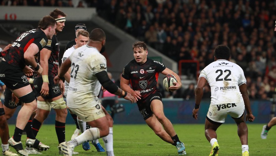 Top 14 – Antoine Dupont sur sa polyvalence au poste de demi d'ouverture :  "C'est plaisant de pouvoir changer un peu et jouer avec Paul (Graou)" -  rugbyrama.fr