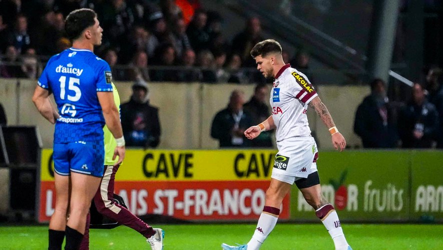 Jalibert sort blessé à la jambe d'entrée de match face à Vannes