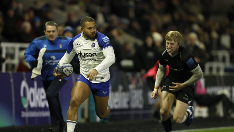 Bath et Ollie Lawrence culminent toujours à la première place de Premiership.