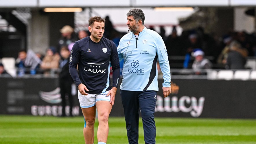 Grégory Patat en pleine discussion avec Joris Segonds, lors de l’échauffement avant le match contre Vannes.