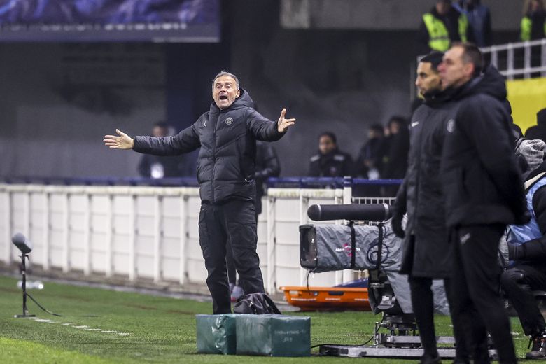 Coupe de France – L'entraîneur du PSG, Luis Enrique, n'était pas satisfait de la qualité du terrain Michelin.