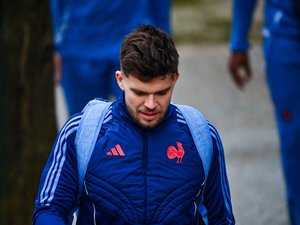 XV de France – Malade, Matthieu Jalibert rentre à Bordeaux et ne sera pas réserviste en Italie