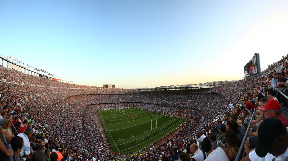 Les tribunes du Camp Nou de Barcelonne accueillirent ce soir-là 99 124 spectateurs.