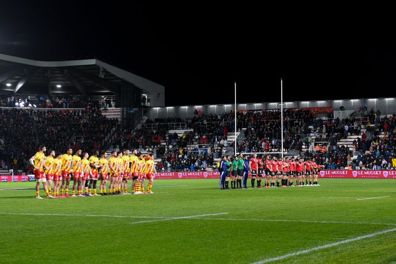 Perpignanais et Toulonnais ont observé une minute d’applaudissements avant la rencontre de la 19e journée.