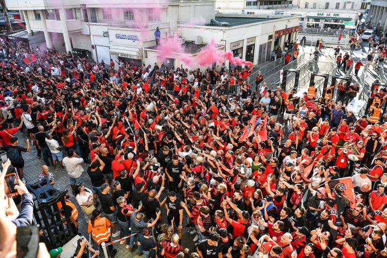 Dans les années 2000, l’arrivée des joueurs est devenu un événement en soi