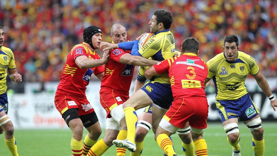 Julien Malzieu, ballon en main, lors de la finale de Top 14 2010