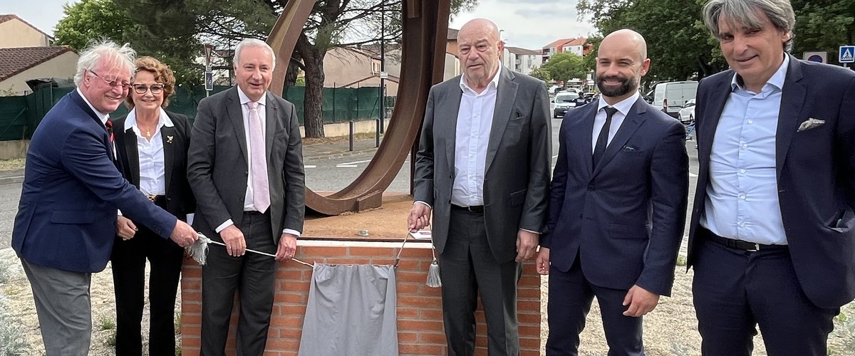 L’œuvre de Jean-Pierre Rives inaugurée devant le siège de La Dépêche du Midi