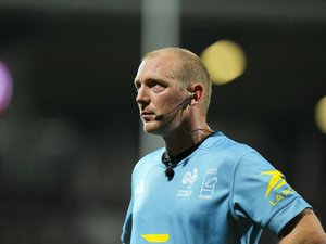 Top 14 – Blessé aux cervicales, doctorant… Cinq choses à savoir sur Tual Trainini, l’arbitre du barrage Bayonne-Clermont