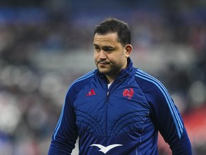 XV de France - Killian Tixeront au centre ? "Ça fait partie des options", révèle Laurent Sempéré