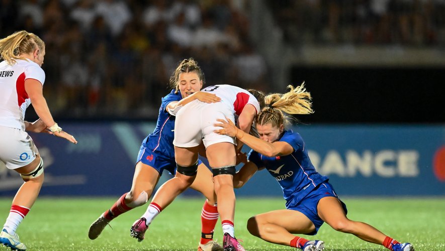Coupe du monde féminine - Technique. Saut défensif en touche ...