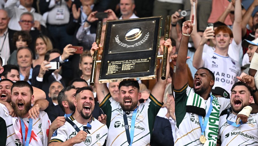 trophée Pro D2 rugby France célébration supporters FAQ: Pro D2’s Attendance Boom