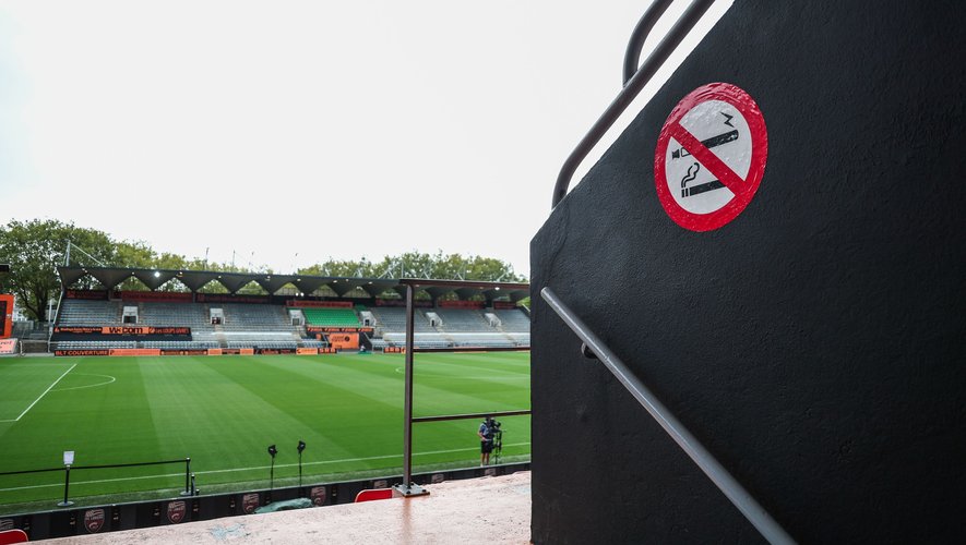 Top 14 - "Nous ne pouvons pas agir directement" : l'interdiction de la cigarette dans les stades, un dispositif vain ? - rugbyrama.fr Top 14 - "Nous ne pouvons pas agir directement" : l'interdiction de la cigarette dans les stades, un dispositif vain ? - rugbyrama.fr