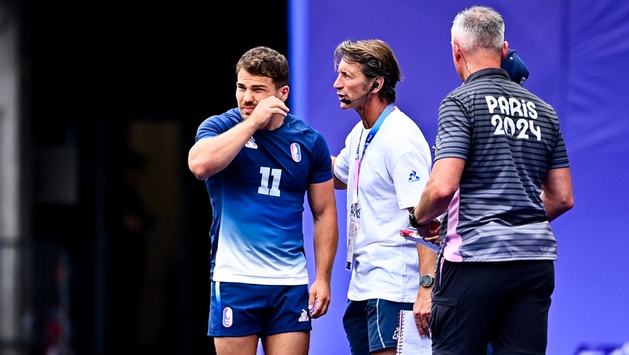 Rugby à 7 – "Il a su nous transmettre cet espoir, cette force mentale" : le vibrant hommage d'Antoine Dupont à Jérôme Daret, décoré de la Légion d'honneur - rugbyrama.fr