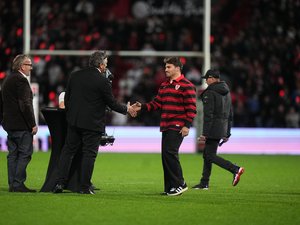 Top 14 – Prolongation d’Antoine Dupont à Toulouse : revivez en vidéo la cérémonie exceptionnelle sur la pelouse d’Ernest-Wallon