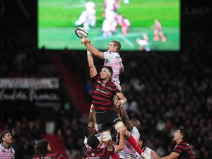 Top 14 - Bousculé, Toulouse s'en sort face au Stade français dans une soirée riche en émotions