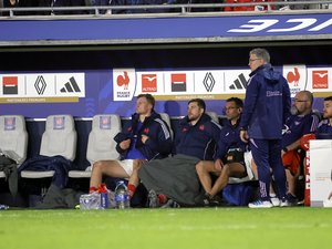 XV de France – "Une équipe entière sur le flanc" : le match face aux Fidji va laisser des traces physiques et psychologiques