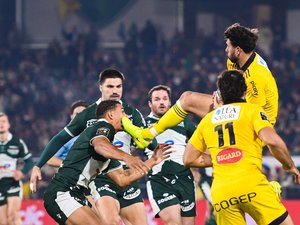Vidéo. Top 14 – 34 secondes : l’expulsion express d’Antoine Hastoy (La Rochelle) après un coup de pied dans la tête d’Aaron Grandidier-Nkanang (Pau)